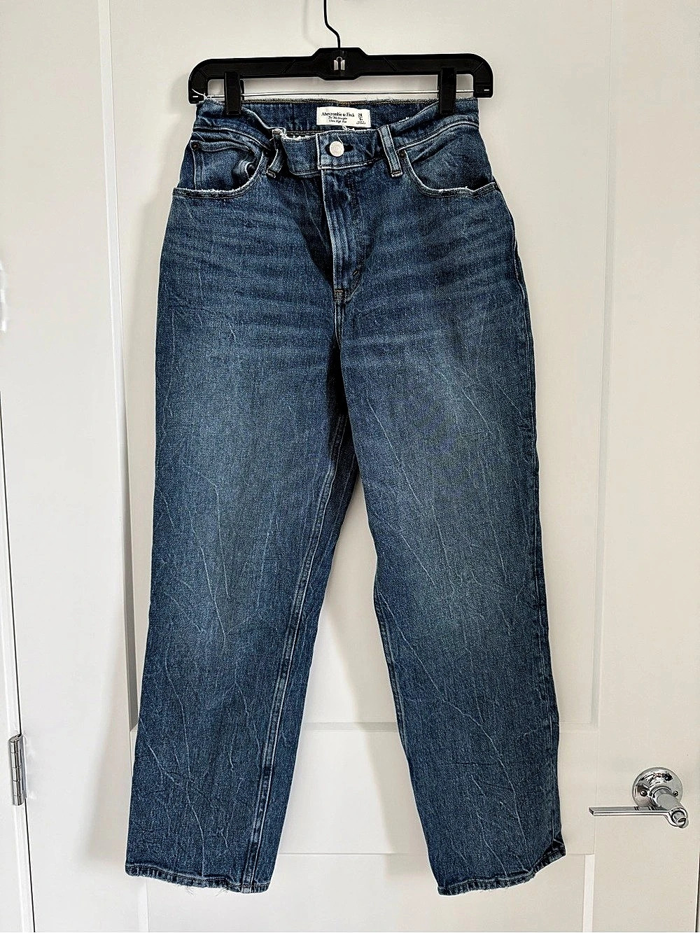 Abercrombie & Fitch Curve Love 90a Straight Ultra High Rise in Medium (Size 6/28
